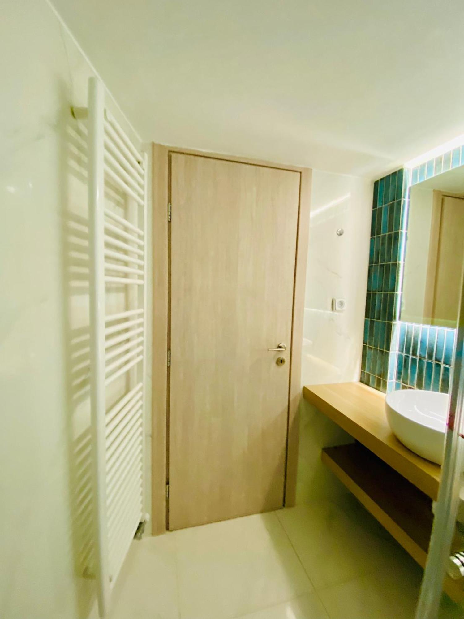 Antinoros Inn, Stylish Apartment,3' To Metro Афины Экстерьер фото