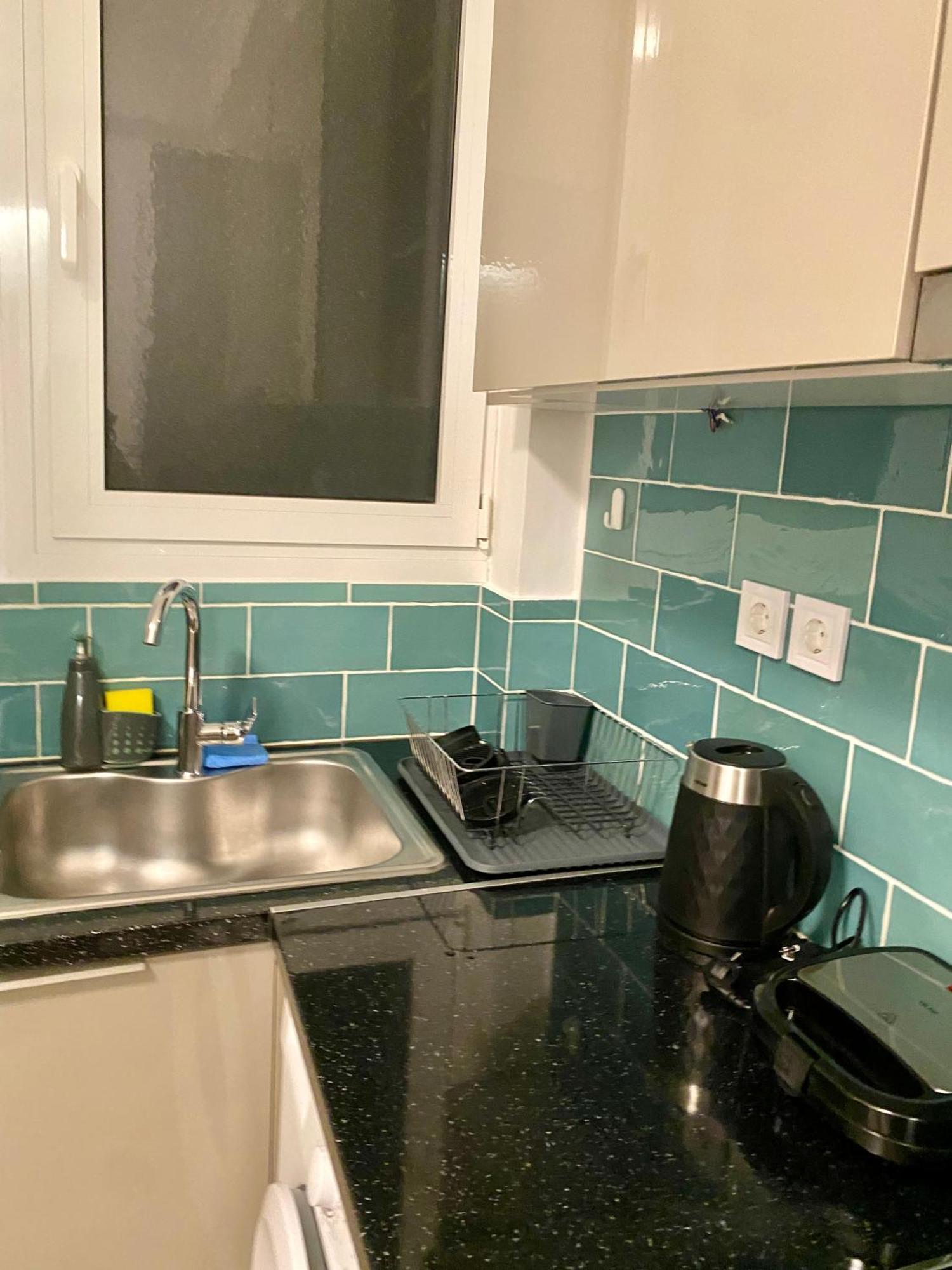 Antinoros Inn, Stylish Apartment,3' To Metro Афины Экстерьер фото